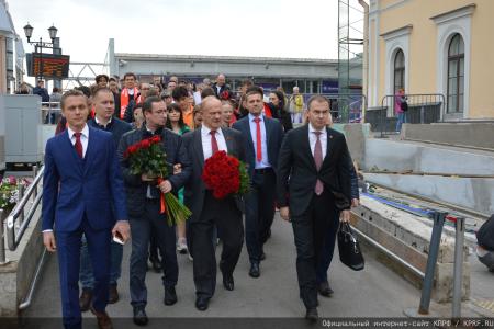 Г. А. Зюганов - коллективу "Кировского завода": Я горжусь, что все эти годы мы были вместе с вами