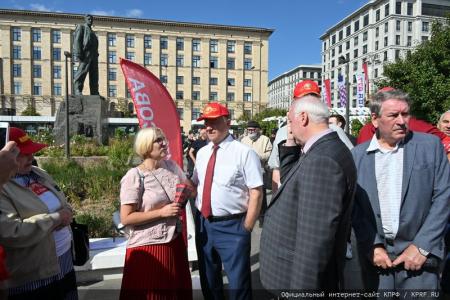 Г.А. Зюганов принял участие в московской акции «Красные в городе»