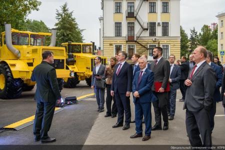 Г. А. Зюганов - коллективу "Кировского завода": Я горжусь, что все эти годы мы были вместе с вами