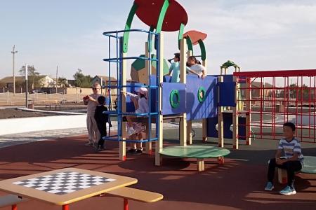 Первый секретарь Калмыцкого рескома КПРФ Николай Нуров принял участие в открытии парка в поселке Ики-Бурул