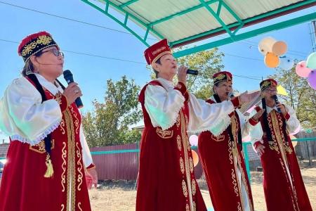 Подарок ветерану-животноводу от коммунистов Кетченеровского района Калмыкии