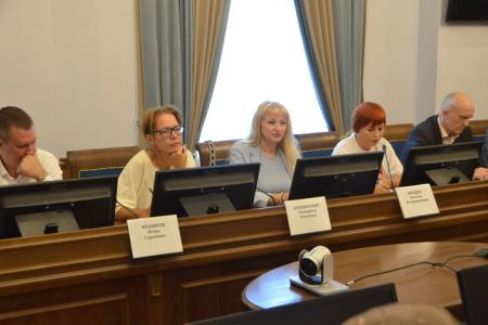 Ростовская область. Депутаты КПРФ обсудили на круглом столе тему деятельности военных волонтеров