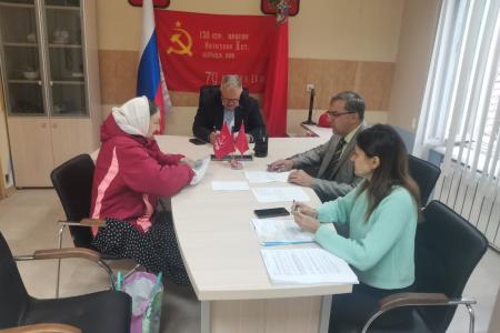 Руководитель фракции КПРФ в Мособлдуме Александр Наумов провел прием граждан в Ступино