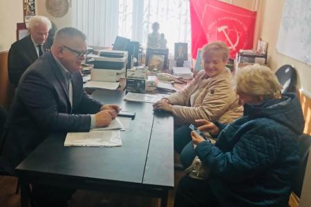 Руководитель фракции в Мособлдуме КПРФ Александр Наумов провел прием граждан в Ленинском городском округе