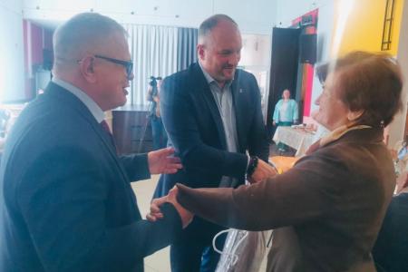 Руководитель фракции КПРФ Александр Наумов: Подрастающее поколение должно учиться у ветеранов патриотизму и любви к Родине!