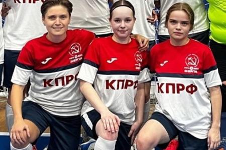 Великий Новгород. Футбольная команда «Энергия-КПРФ» демонстрирует достижения в спорте