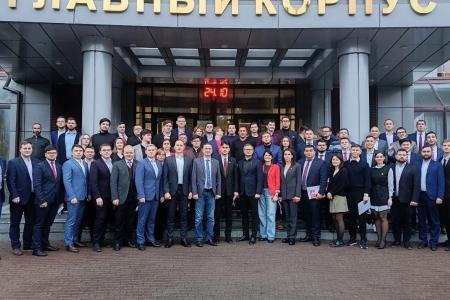 Подмосковные коммунисты в рабочем строю!