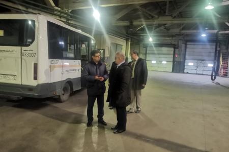 Руководитель фракции КПРФ в Мособлдуме Александр Наумов поздравил работников автопассажирского транспорта в Ступино и Кашире