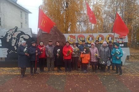 Тамбовские коммунисты и комсомольцы провели серию акций в честь Дня рождения комсомола