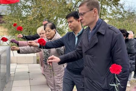 Коммунисты Бурятии почтили память жертв «Черного октября» 1993 г.