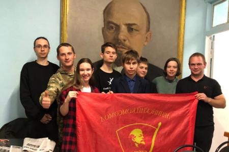 Саратовские комсомольцы отметили очередную годовщину рождения орденоносной организации