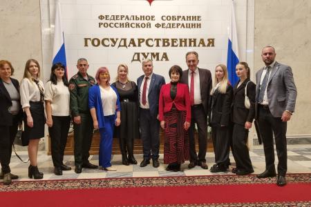 Николай Васильев принял участие в парламентских слушаниях