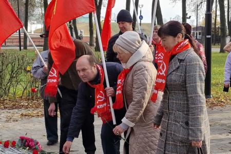 Рязанские коммунисты и комсомольцы отметили 106-ю годовщину Ленинского Комсомола