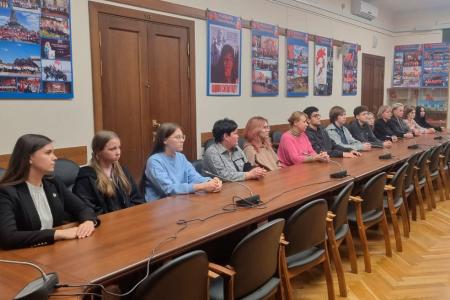 Г.А. Зюганов на встрече в Госдуме с пермскими школьниками рассказал о работе нашей фракции