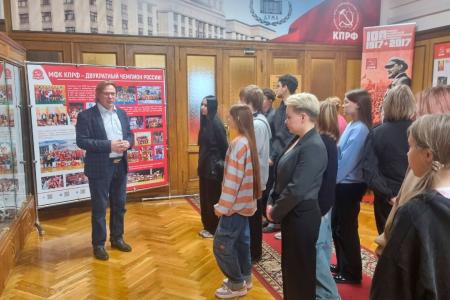 Г.А. Зюганов на встрече в Госдуме с пермскими школьниками рассказал о работе нашей фракции