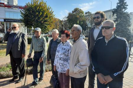 Тамбовские коммунисты провели акцию в память о событиях "Черного октября"