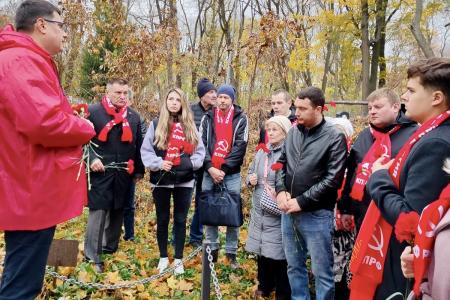 Тульские коммунисты отметили День Ленинского комсомола