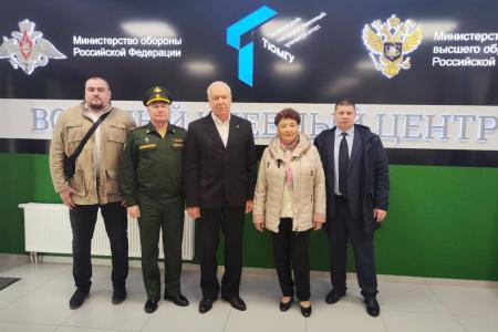 Виктор Соболев встретился со студентами Тюменского госуниверситета, посетил новый корпус и военно-учебный центр вуза