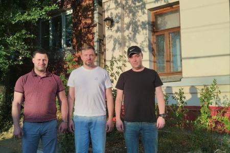 Коммунисты Санкт-Петербурга передали помощь Донбассу