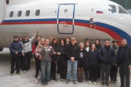Школьники из воронежской Стрелицы познакомились с Воронежским авиазаводом