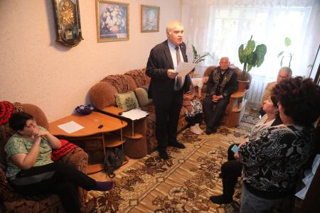 Лидер омских коммунистов Андрей Алехин встретился с районными активистами