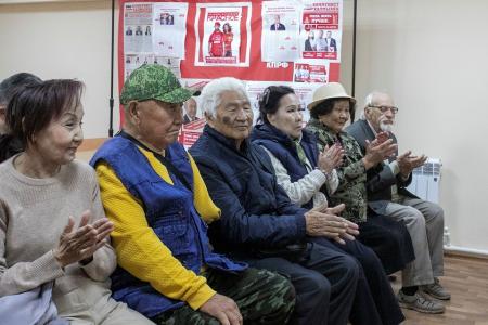 Калмыкия. Поздравления от коммунистов  с Днем пожилых людей и 145-летием Оки Городовикова