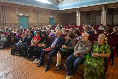 Первый секретарь Калмыцкого рескома партии Николай Нуров принял участие в торжествах в селе Виноградное Городовиковского района