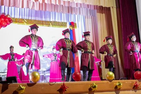 Первый секретарь Калмыцкого рескома партии Николай Нуров принял участие в торжествах в селе Виноградное Городовиковского района