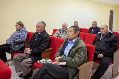 Депутаты фракции КПРФ в Народном Хурале Калмыкии отчитались перед избирателями в Малых Дербетах