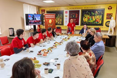 «Встреча поколений» комсомольцев разных лет в Ивановском обкоме КПРФ