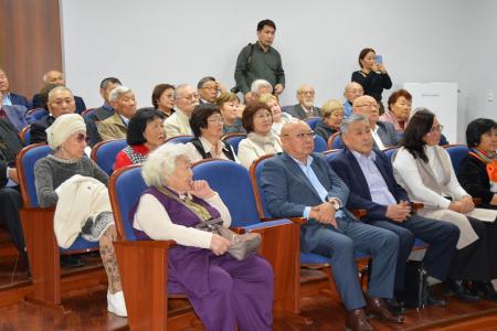 Первый секретарь Калмыцкого рескома партии Николай Нуров выступил на презентации книги видного государственного деятеля