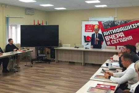 Дмитрий Новиков в Ленинграде-Санкт-Петербурге: Учиться коллективной борьбе, укреплять профсоюзы, солидарно защищать трудящихся!