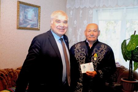 Лидер омских коммунистов Андрей Алехин встретился с районными активистами