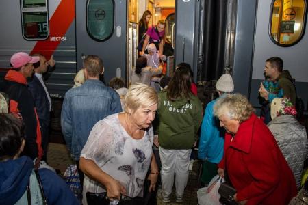 Заместитель Председателя Народного Совета ДНР Н.О. Сытов принял участие в отправке поезда с беженцами в Подмосковье