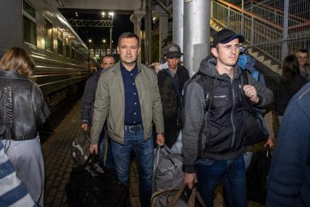 Заместитель Председателя Народного Совета ДНР Н.О. Сытов принял участие в отправке поезда с беженцами в Подмосковье