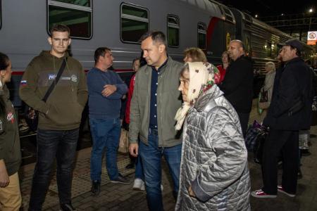 Заместитель Председателя Народного Совета ДНР Н.О. Сытов принял участие в отправке поезда с беженцами в Подмосковье