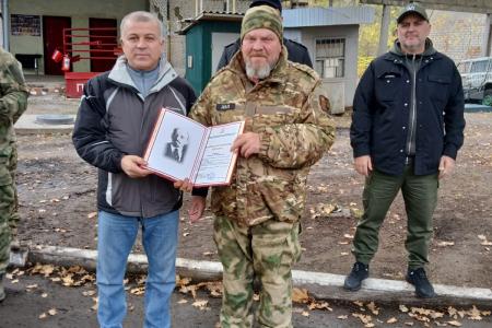 Первый секретарь Дагестанского рескома КПРФ Самир Абдулхаликов встретился с бойцами добровольческого батальона «Каспий»