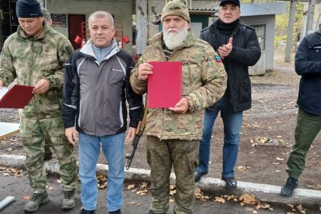 Первый секретарь Дагестанского рескома КПРФ Самир Абдулхаликов встретился с бойцами добровольческого батальона «Каспий»