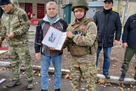Первый секретарь Дагестанского рескома КПРФ Самир Абдулхаликов встретился с бойцами добровольческого батальона «Каспий»
