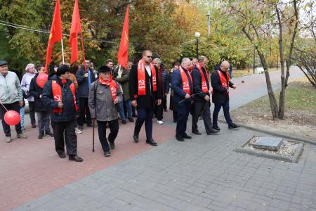 Сталинградские коммунисты и комсомольцы отметили День рождения ВЛКСМ