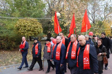 Сталинградские коммунисты и комсомольцы отметили День рождения ВЛКСМ