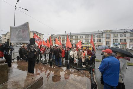 Иваново. Акция Памяти расстрелянных защитников Верховного Совета в октябре 1993 года