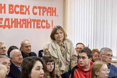 В Ивановском обкоме КПРФ состоялась презентация книги «Палех. Искусство, рождённое революцией»