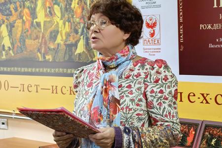В Ивановском обкоме КПРФ состоялась презентация книги «Палех. Искусство, рождённое революцией»