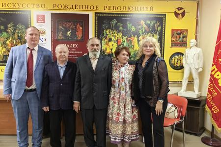В Ивановском обкоме КПРФ состоялась презентация книги «Палех. Искусство, рождённое революцией»