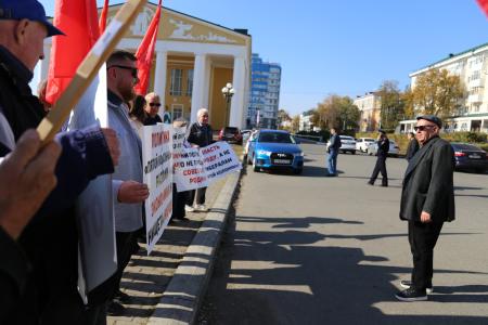 Без срока давности. акция мордовских коммунистов в память событий "Черного октября"