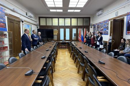Встреча руководителя фракции КПРФ в Государственной Думе Г.А. Зюганова с группой детей российских соотечественников
