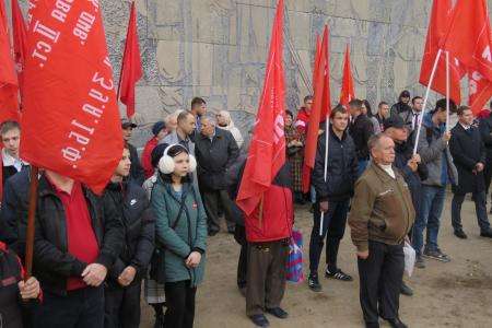 «Не забудем! Не простим!»: Новосибирск почтил память защитников Верховного Совета