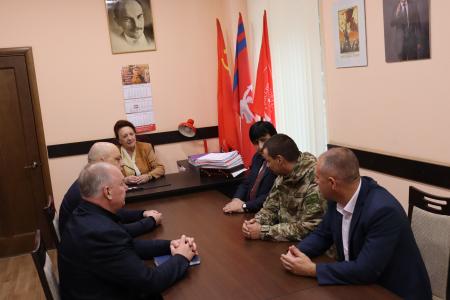 Сталинградский обком проводил на фронт бойца СВО