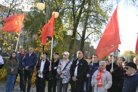 Воронежская область. Расправив упрямые плечи, вперёд комсомольцы идут